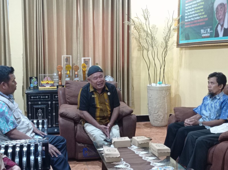 Foto Kepala SMAN 1 Mataram, Kun Andrasto, S.Pd saat memberikan Arahan Dan Motivasi kepada Tim OSN SMAN 1 Mataram